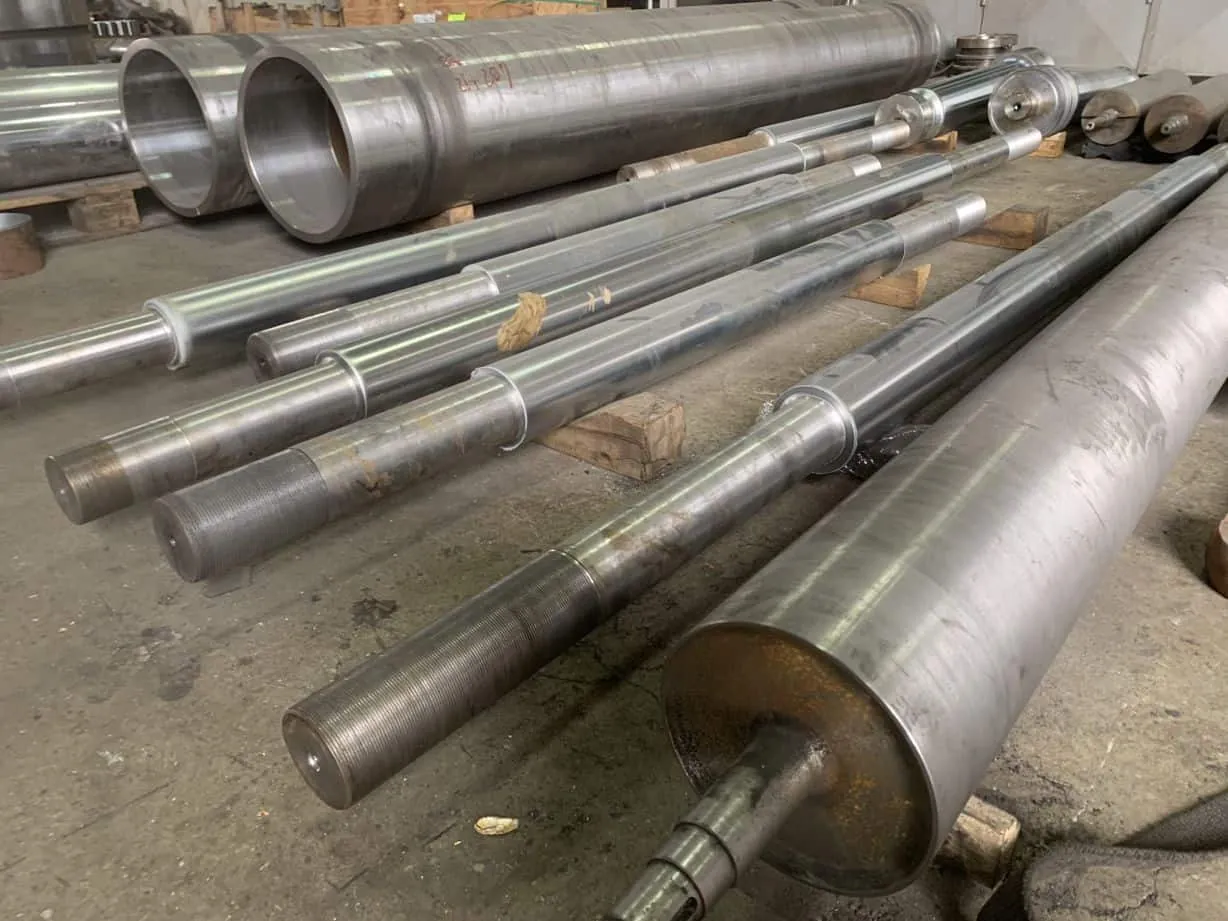 Finished industrial rollers and long shafts