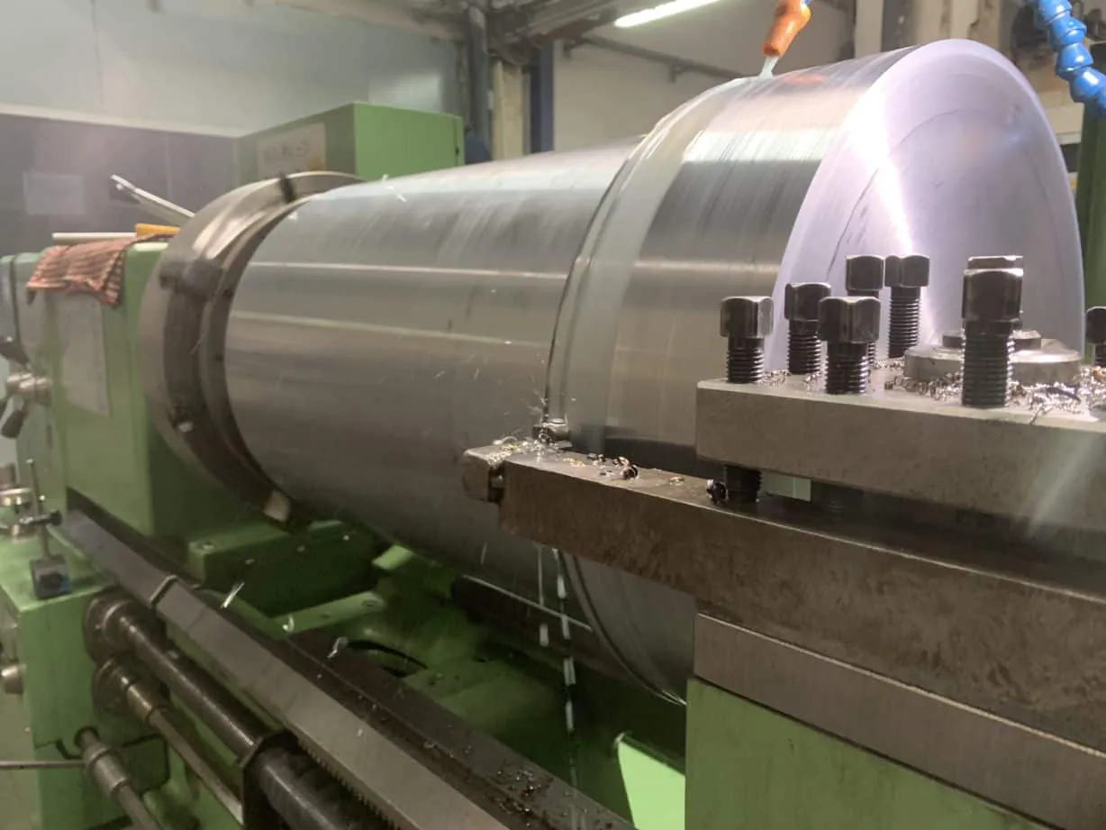 Heavy roller drum shell machined with large tool post on lathe