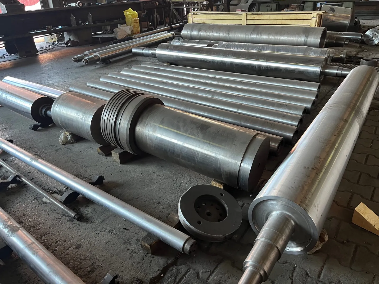 Rollers, shafts and grooved rolls for repair and replacement